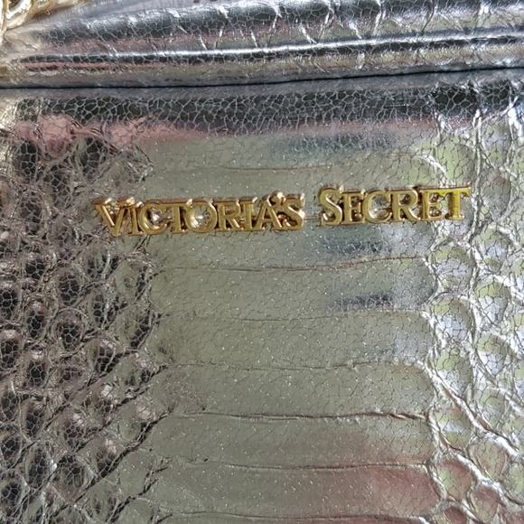 NWT VICTORIA SECRET PURSE - Picture 2 of 6